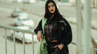 Faldas góticas de cuero: de la rebelión punk a la elegancia 